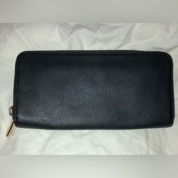 Target’s A New Day Black Zip-up Wallet - Picture 2 of 14